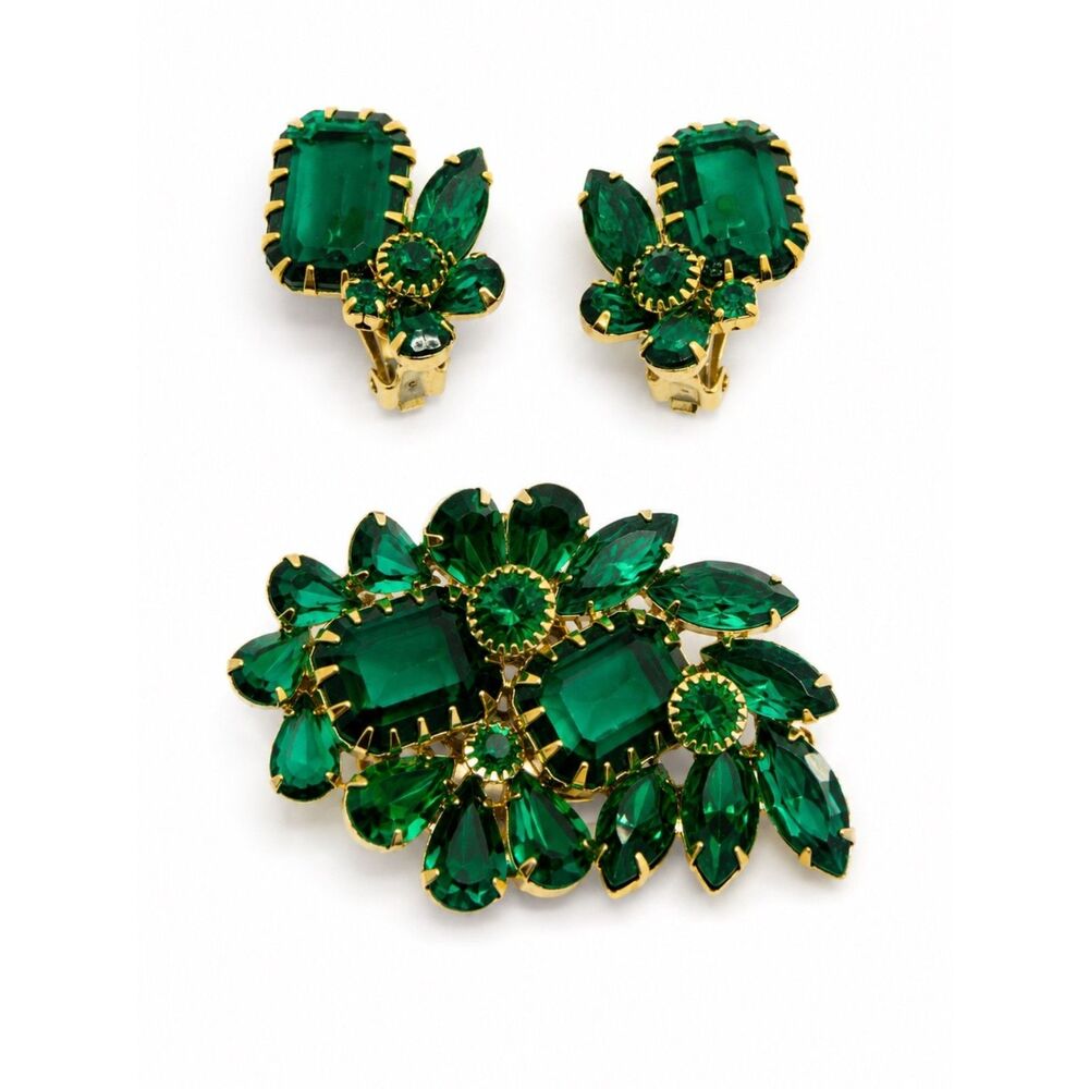 VINTAGE RHINESTONE SET Emerald Green Glass Brooch Clip Earrings Demi Parure